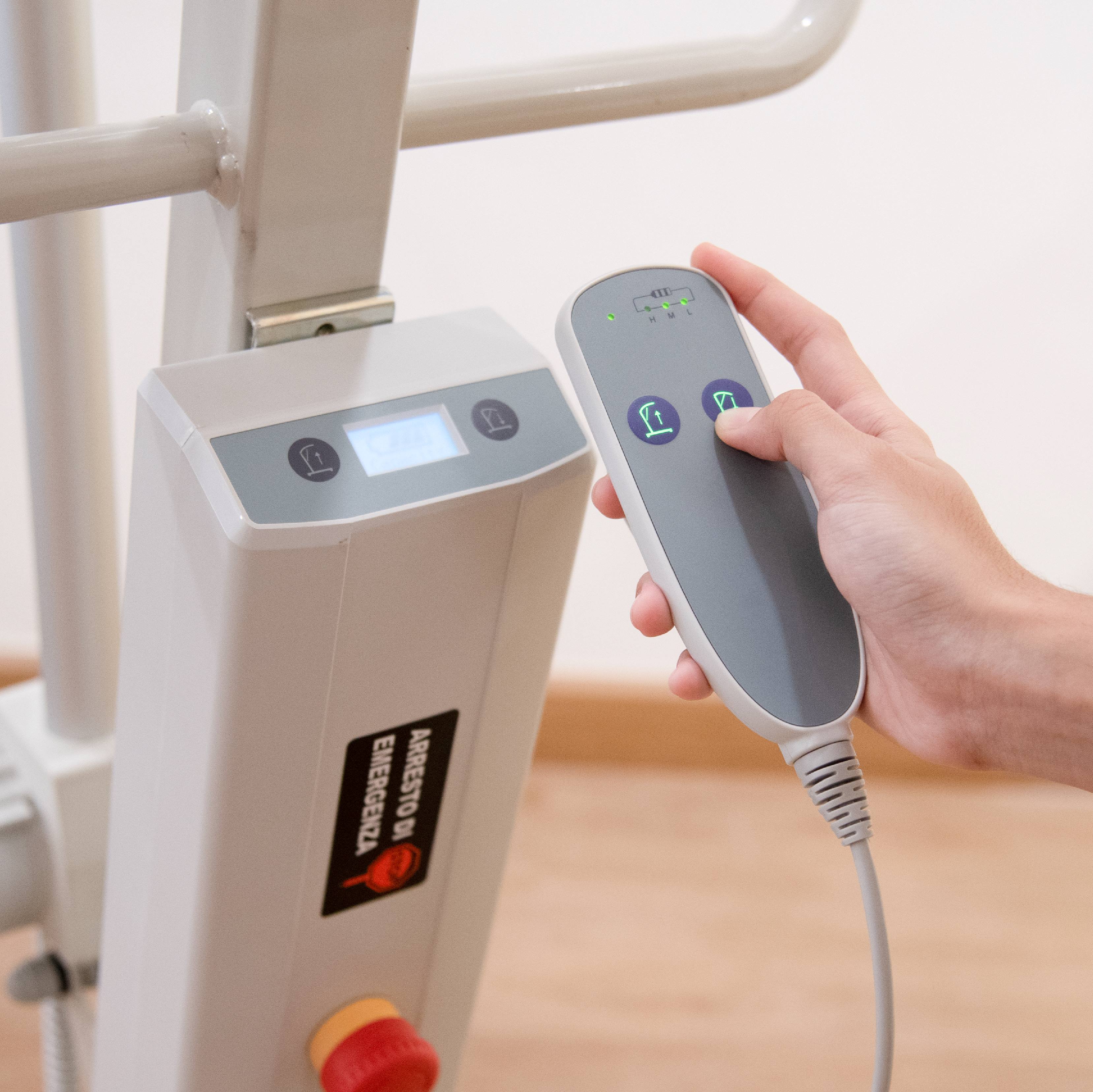 อุปกรณ์เคลื่อนย้ายผู้ป่วย เครื่องยกตัวผู้ป่วย ระบบไฟฟ้า (Electric Patient Lift) รับประกัน 1 ปี